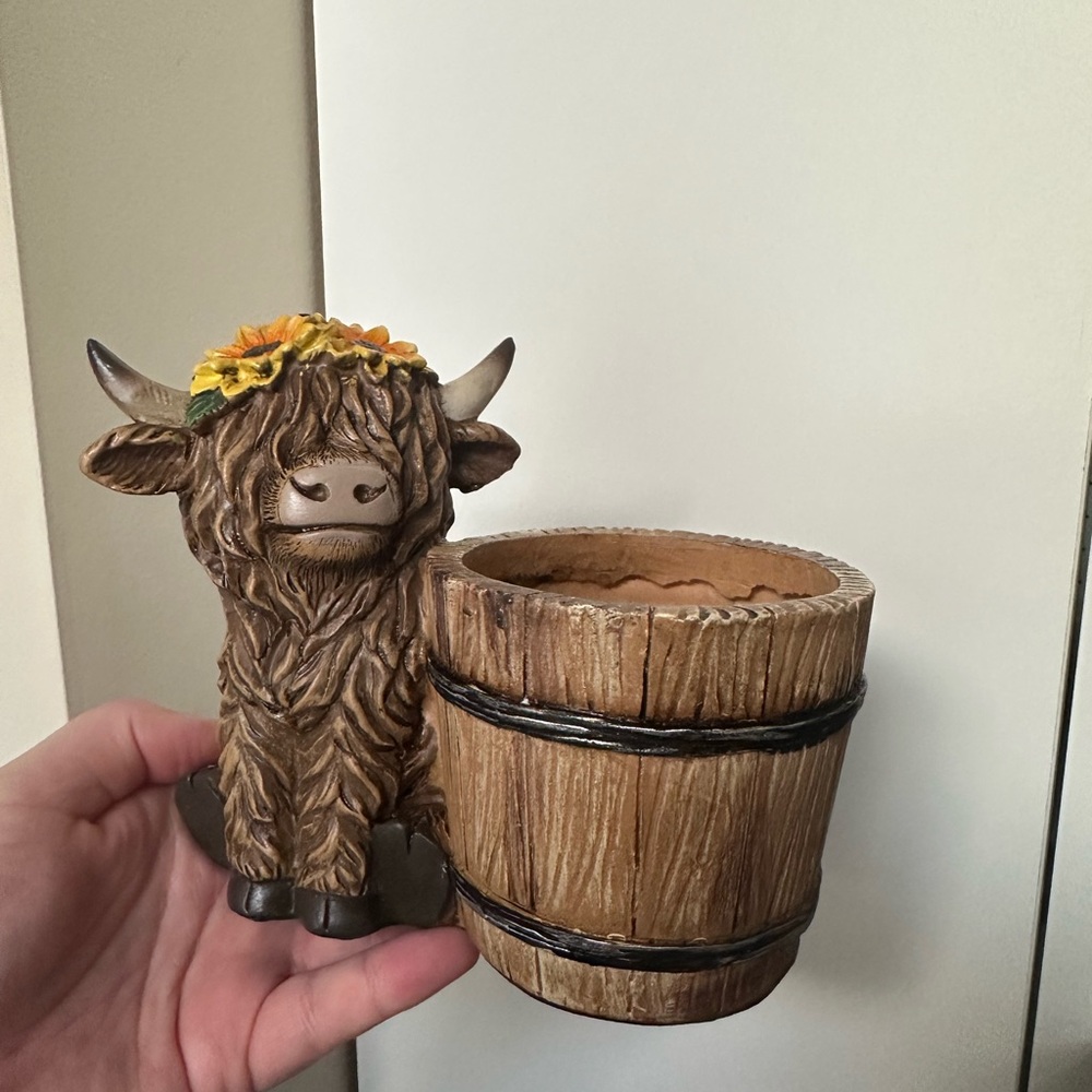 Hobby Lobby Highland Cow Planter with Floral Crown